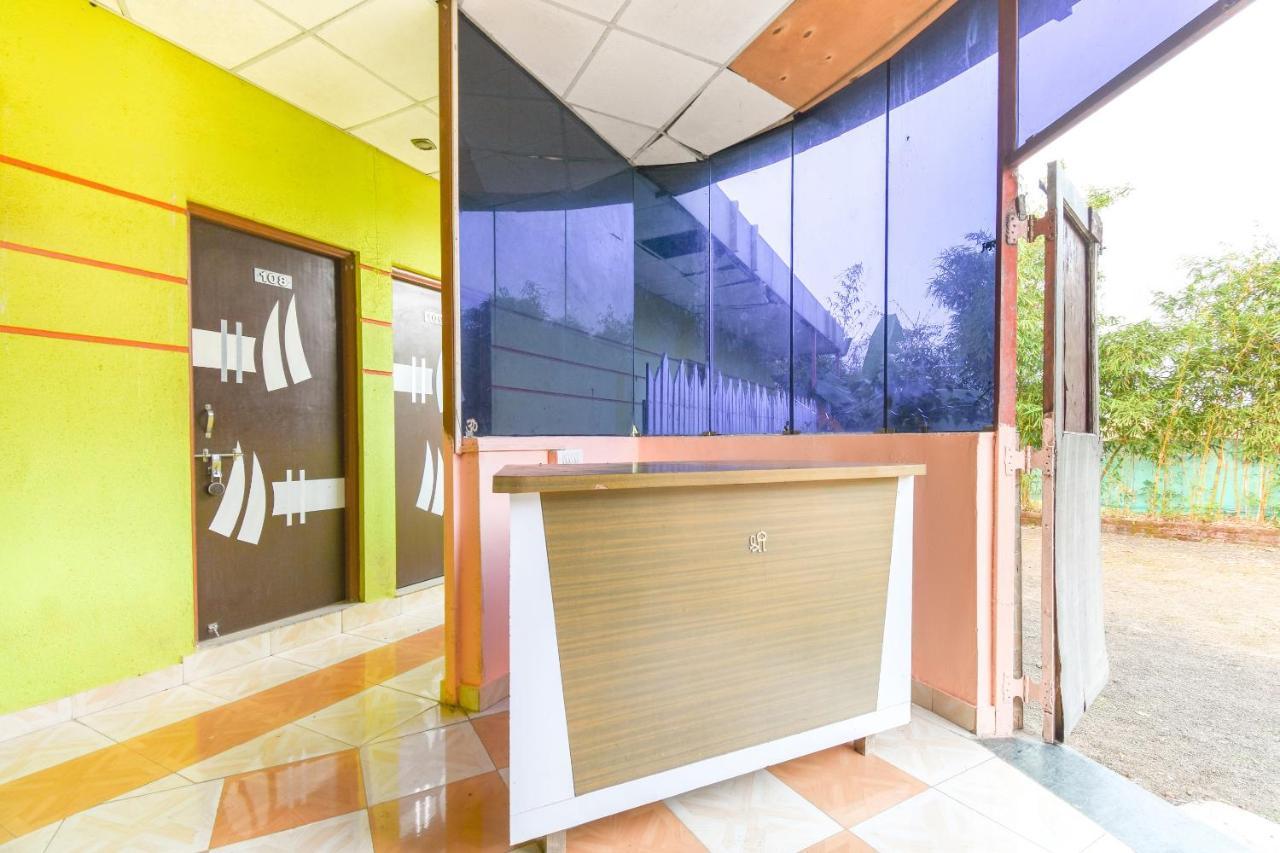 Spot On 65135 Hotel Suvarna Samrat Lodge Khamshet Exterior foto